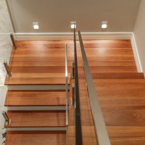 Degrau de Madeira Maciça Ipê